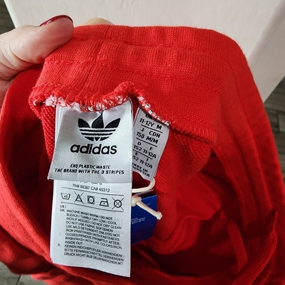 🆕️ Adidas Boys Terry Cotton Shorts Red he6834 - Picture 8 of 10